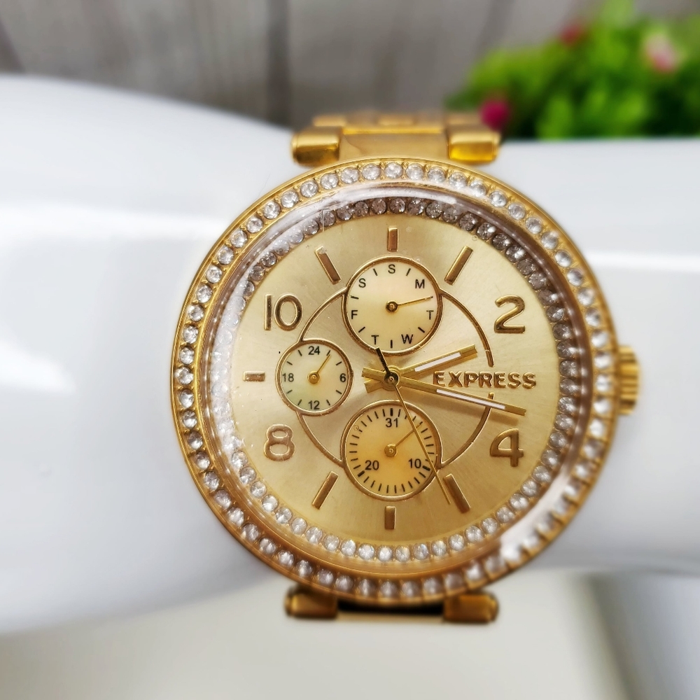 Express Quartz Watch With Rhinestones⌚ - Picture 2 of 5